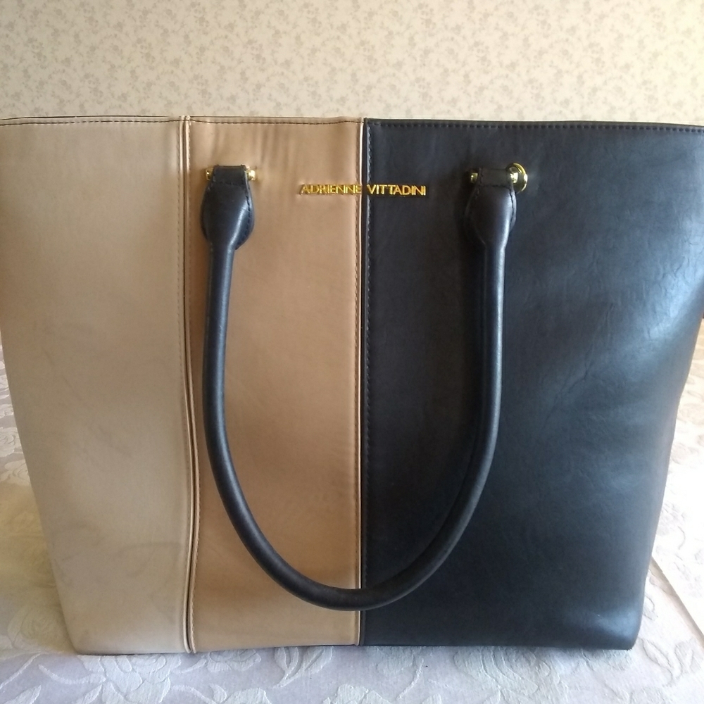 Adrienne  Vittadini Tote handbag
